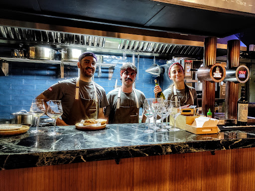 Restaurante La Esquina de Valentina: Sabores únicos en el corazón de A Coruña 1 AF1QipOUiwJkrmCG0RcjFaulMnZ8sTy1jn1YSNWq6fI7