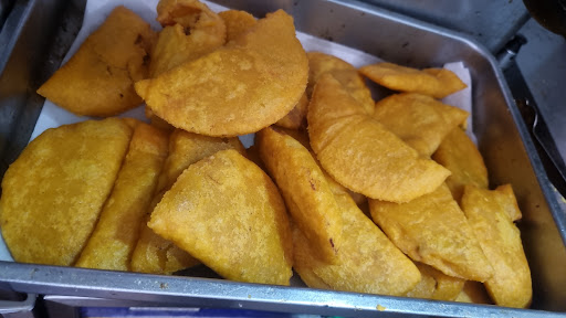 Cuchareando Restaurante Colombiano: Sabores auténticos en el corazón de Málaga 1