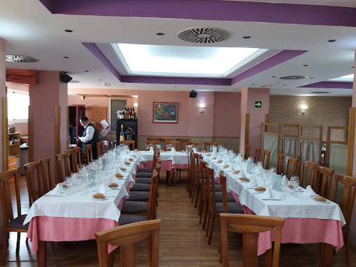 El Viejo Roble: El rincón familiar en Zaragoza con comida exquisita 35 AF1QipOVBdNim i6eXcFab6PJN3N2tty 8kN138UNwoL
