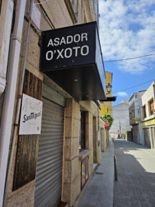 Asador O Xoto: Un rincón acogedor de mariscos y brasas en O Grove 10 AF1QipOVNXBTwsnGg00WAKMtb9rJqVOwqYFbuOe Pxrs