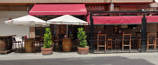 Caramba: Deliciosas pizzas en un ambiente acogedor en Arévalo 24