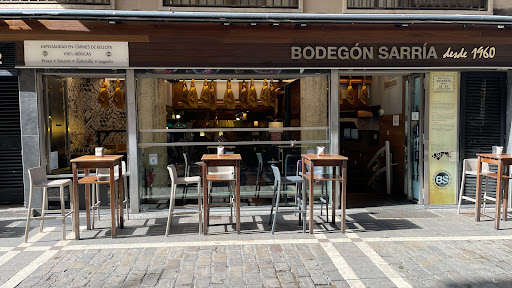 Bodegon Sarria: Sabores auténticos en la emblemática calle Estafeta de Pamplona 21 AF1QipOXVyrfEmD