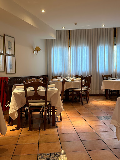 El Vasco: Deliciosas chuletas en un paraíso gastronómico en Villarrubio 1 AF1QipOZCzm60WCkzhgS8GtOTaTlm I 4idOC4ZwTI1e