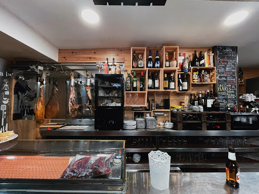 TASCA LA BOINA: Deléitate con sabores auténticos en Cuenca 21 AF1QipOZQLy7Te1k18iAZ kNjLk 8E0i7alw0Osv8gll