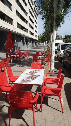 DOS GARDENIAS: Un rincón delicioso en Cornellà con rabo como estelar