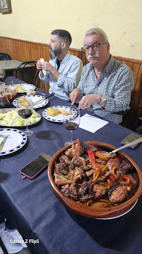 Bar Peseto: Un rincón acogedor en O Pereiro con tapas irresistibles 1 AF1QipOZy54Wcjh6L6xfJ BtFaCeQdQg82LygGS2KU6L