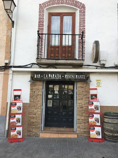 Bar la Parada: Un rincón acogedor en Peñas de San Pedro con delicioso gazpacho y comida vegetariana
