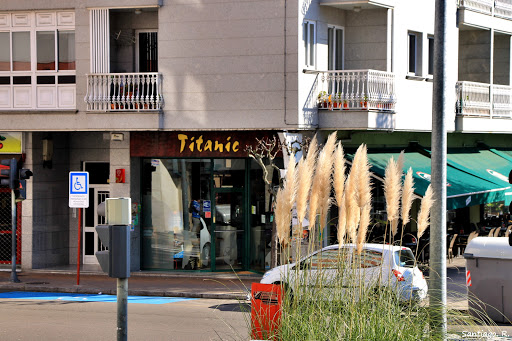 Cafetería Titanic: Un rincón acogedor en Ourense con deliciosas tapas 30 AF1QipO 681DUgSCT2pj0EZ C8rD8 y71VCuErU m5PJ