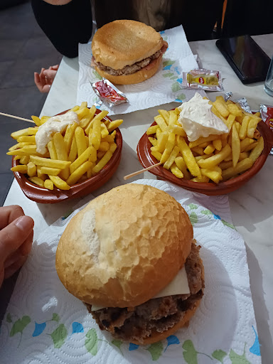 Equs Bar: Deliciosas hamburguesas en el corazón de Mérida 50