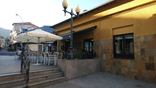 Bar O Cuatro: Sabores auténticos en el corazón de A Rúa 57 AF1QipObNGivPa05ef3MkYNtfi41MRZol2DPi4qXOmI3