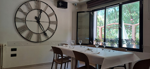 Restaurante Navarro: Sabores mediterráneos en el corazón de Casasimarro 47