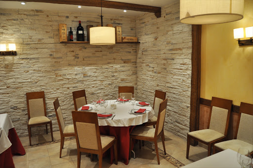 Casa Emeterio: Un rincón acogedor en Tres Cantos donde disfrutar de exquisitos platos de brasería y un servicio excepcional 1 AF1QipOf3t MvMHRnnlHTE8qNIiT izMJMFms2olhBRX