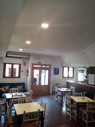 La Pernilita: Un rincón sabroso en Getafe donde los sabores caseros y el cariño se sirven en cada plato 1 AF1QipOfeueqm3Y1emtH 8p