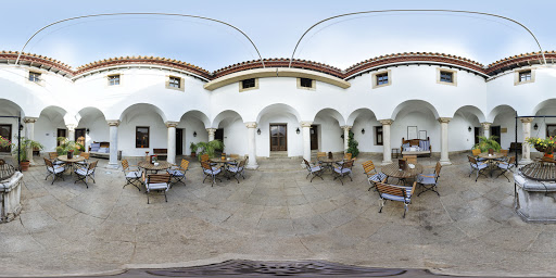 Parador de Merida. Restaurante AF1QipOfvMt88BND5rRh88d z7jNhEkJUSLJaOKnuMST