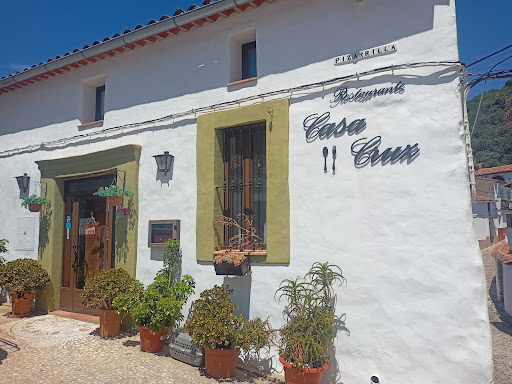 Casa Cruz: Encanto familiar en Alájar con deliciosa comida mediterránea 46