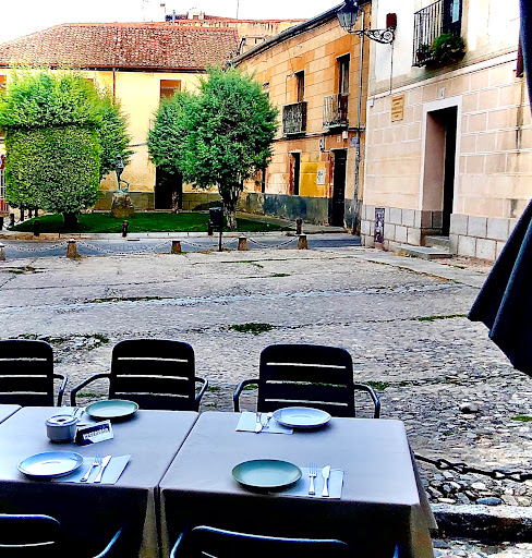 Sabores auténticos en Segovia: Bar Casa Seve redefine la experiencia gastronómica 54 AF1QipOh117bFhnum47k5