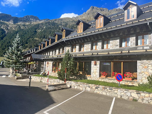 Hospital de Benasque 2000 SL.: Auténtica comida griega en un entorno encantador 45