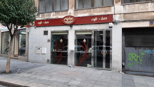 River café bar: cocina mediterránea en un ambiente familiar en Salamanca 1