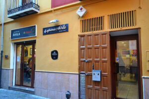 Bar Avila: Espectaculares tapas y jamón asado en Granada 6 AF1QipOi6CRVLxwB4VirufZMUnBdhTo9Vqhn2EZTrLxw