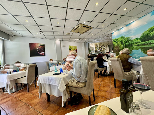 La Ribera: Sabores únicos en Marbella con arroz exquisito 19 AF1QipOiK6d1kcpIyieNFI1Rw7asfzRrGd Q5aohpfD