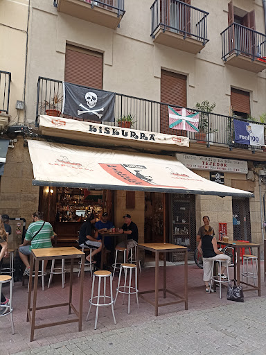 Kixkurra Taberna: Sabor gourmet y ambiente acogedor en San Sebastián 1