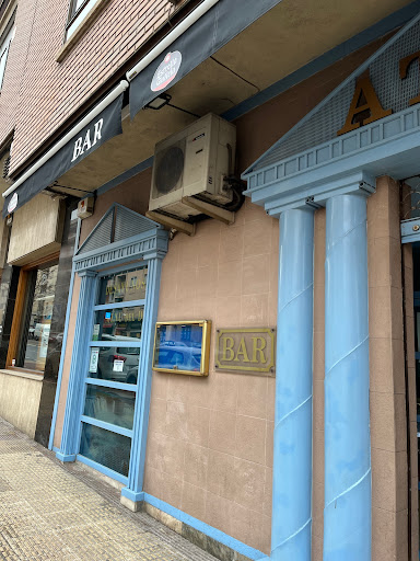 Restaurante Atenas: Deliciosas croquetas y un ambiente acogedor en Segovia 1 AF1QipOk4T6 j7E7aZqjUmP SK CkL39UzkJsGjv1XNd