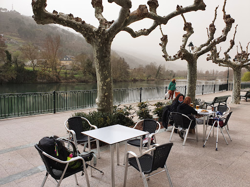 Guigurri: Deléitate con tapas en un encantador paseo junto al río 1 AF1QipOmuDooP4lbosTX5EymcyZOl mdPMfrNW1Lep6G