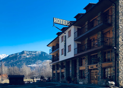 Hotel Eriste: Sabores caseros en el corazón de Sahún 23 AF1QipOn6d4BjOCMCN1Osqn7GeNg9nqmMNaZWFCq1Djo
