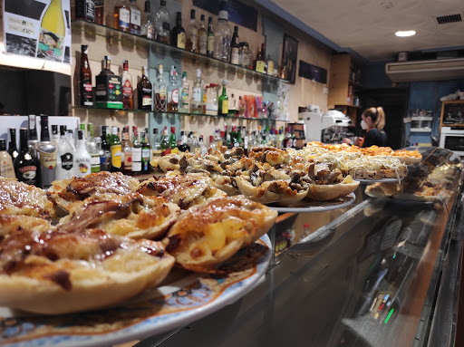 Archi Café: Un rincón acogedor con deliciosos desayunos y cócteles únicos en Almazán 1 AF1QipOnh9hNkURZCH7Wuaymm2AHPdr2oB7iSDegE66V