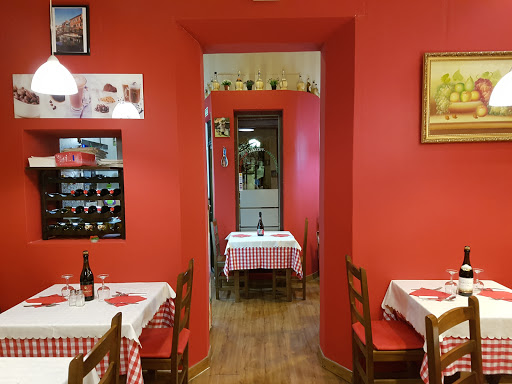 O'Sole Mio: Auténtica cocina italiana en el corazón de Badajoz 3 AF1QipOnr4u a 2PQl1BvJ9c2XOGSb1lEhUMNmzZ9e5m