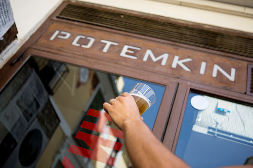 Potemkin: Delicioso sushi en el corazón de Granada 55 AF1QipOpVOfQePJbW3F8mA fNobhdGk HyWBrDLKLkZk