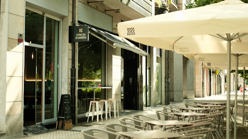 JALEO | Eat & Drink: Sabor auténtico en el corazón de San Sebastián 1 AF1QipOqL9xMtUpqljr Oemknyln hPV4 r82X9L0W D