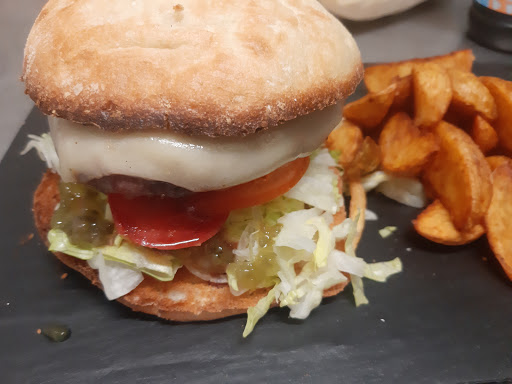 Casino Nuevo Gastrobar: Cocina mediterránea en un rincón acogedor de Tarancón 1 AF1QipOqhqv8Dk04s3Wr e9IguTKw3pSrpp5oamJiQHn
