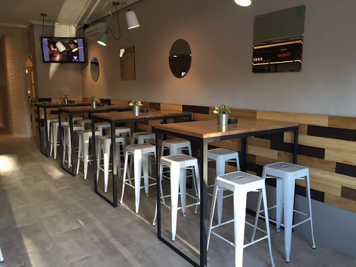 Restaurante Donde Cali: Sabores gourmet en Mocejón con un ambiente acogedor 19 AF1QipOsNkecKzQ8t3vzp94EDB9Mku4zjWWfXYeysT3g