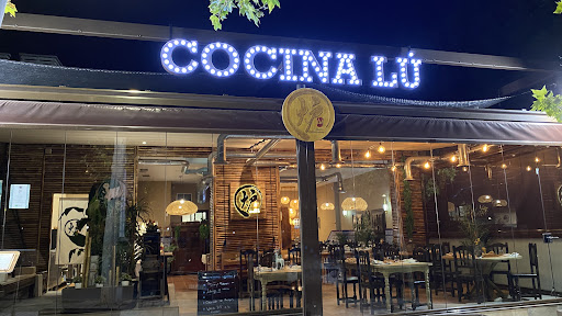 Cocina LÚ: Un rincón gastronómico en Boadilla del Monte donde cada plato cuenta una historia y los sabores te transportan a un festín único 46 AF1QipOvl1ZcFte52mAlcXnm4mMGqmdqf 3LHz6wmthr