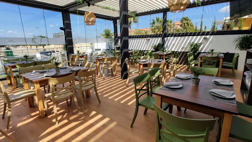 Porto 7 Sanlucar: Sabores veganos y morcilla en un rincón encantador