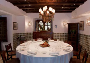 Casa Ojeda: Un rincón acogedor en Burgos con exquisiteces del asado