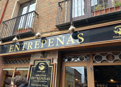 Embutidos Entrepenas: Delicias en León con un toque gourmet 47