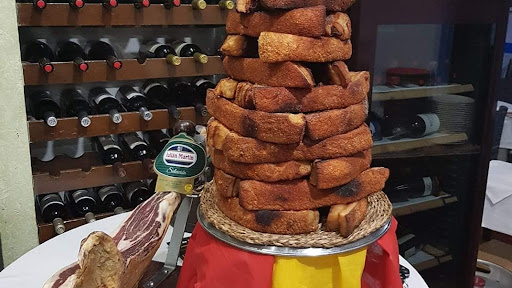 Horno De La Cruz: Sabor manchego en el corazón de Albacete 18 AF1QipOyJdXO5bYyhcXGLHjTOexPVQH3o te33nLkkHI
