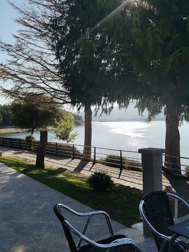 Restaurante a rola: Sabores caseros y vistas inolvidables en Muíños 1 AF1QipOzKXTjdQgTgU3jK