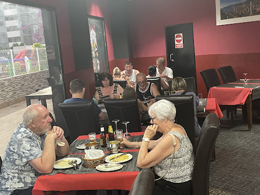 Mumtaz curry house benidorm: El rincón del curry que no puedes perderte en Benidorm 1