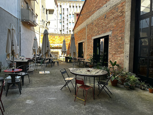 Mur Marxinal: Un rincón especial en Ourense para saborear café y arte vintage 1 AF1QipP4JS7KPsupdQlUx51fWhUGrIz91njj5v j49E