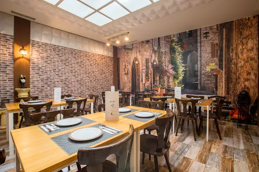 Da Pino: Deléitate con auténtica comida italiana en el corazón de Sevilla