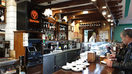 Bar El Riñón: Un rincón acogedor en Torreperogil con deliciosa cocina casera 51 AF1QipP4pMGk68AdgeqCTfCe2p6mRinxT48A2i hVQPR