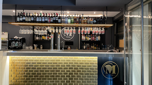 Cafeteria Manila: Tapas irresistibles y un ambiente acogedor en Sevilla 33 AF1QipP5SepIFi2SBKJ4JQ3YRhia8CF2Q1ieJ b594MI