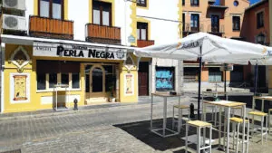 Taberna Perla Negra: Sabores únicos en el corazón de Granada