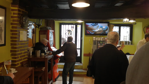 Bar O Candil: Disfruta de la auténtica tortilla en un rincón acogedor de Ourense 1 AF1QipP7ZNGOHLwA3LR6wv53qjXpjpE7I0eOFy9Y1ki9