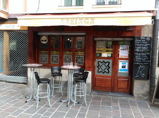 BAR-RESTAURANTE ERKIAGA: Deliciosos pinchos en el corazón de Vitoria-Gasteiz