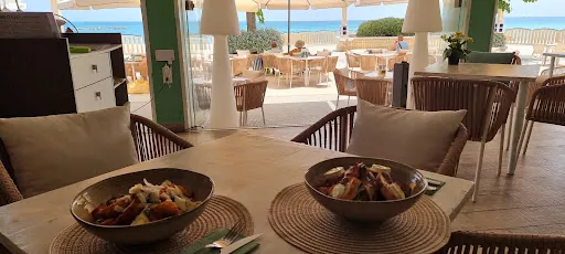 Mood: Disfruta de exquisiteces con vistas únicas al mar
