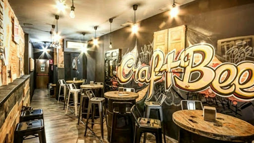 Fogg Bar: Un rincón acogedor en el corazón de Madrid, donde la cerveza artesanal y los deliciosos embutidos se fusionan para crear experiencias únicas 1 AF1QipP8CqNznYPd6kynZDPYlg34YcPuAqGCQznRz3VZ